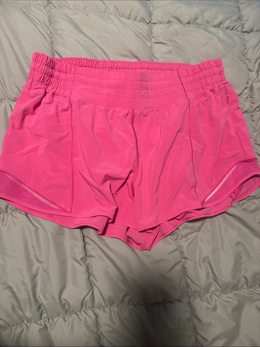 Lululemon hottie hot high-rise 2.5 shorts size 12